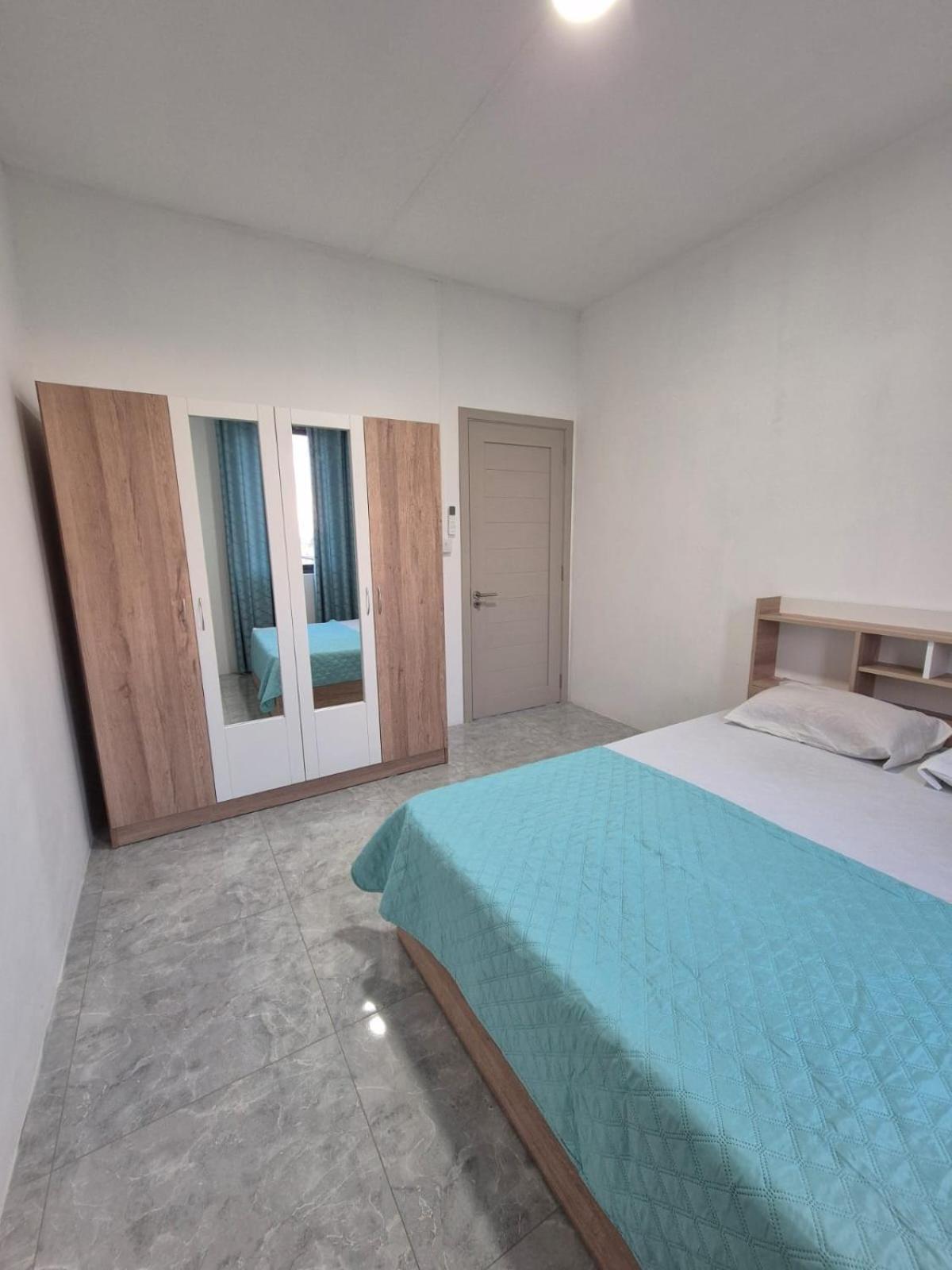 Skyview Apartment- Rooftop Penthouse With Sunset & Sea Views Flic-en-Flacq Exteriör bild